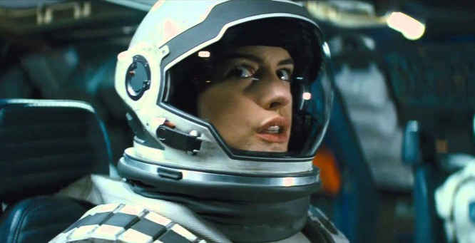 <em>Interstellar</em> : <strong>Anne Hathaway</strong> en tenue d'astronaute